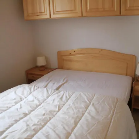 Chatel, 2 Pieces, 5 Personnes - Fr-1-200-357 *